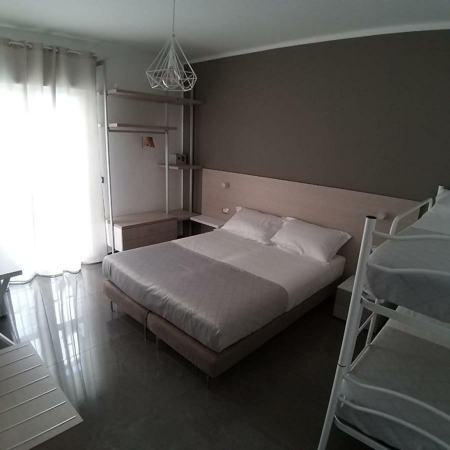 B&B La Rosa Felice Bari Eksteriør bilde